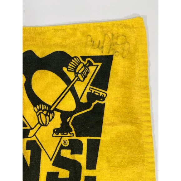 Pittsburgh Penguins Gold Rally Towel Autographed Signed #20 Colby Armstrong Pens - Picture 2 of 11
